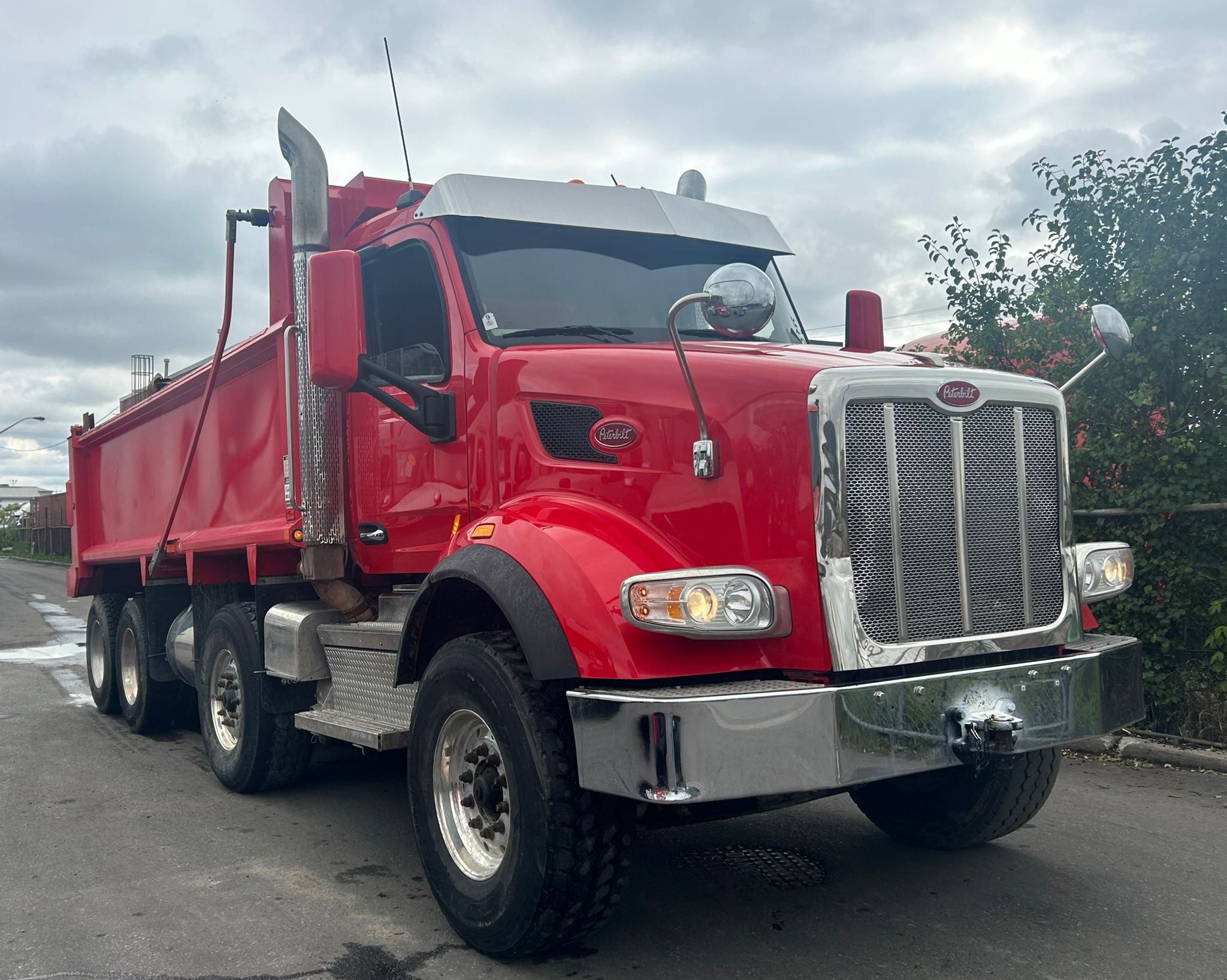 2018 PETERBILT 567 DUMP TRUCK